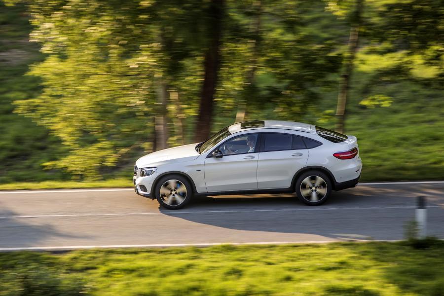  Mercedes-Benz GLC350 e 4Matic Coupe 2016 года  (фото 8 из 43)